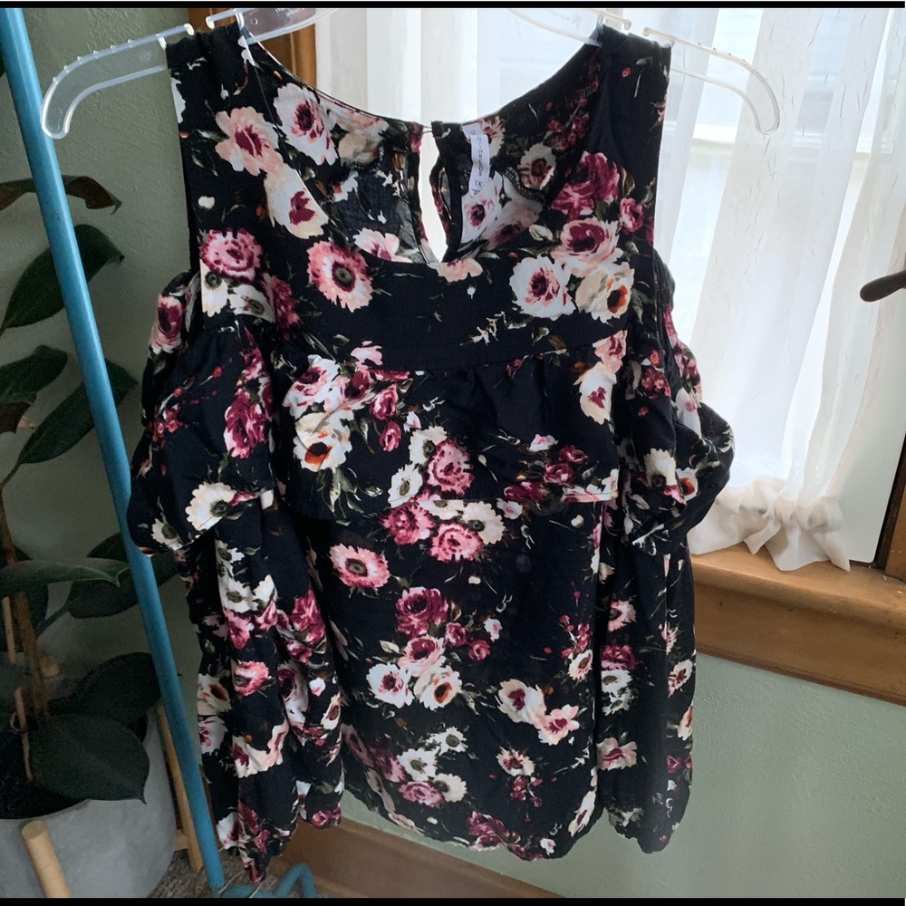 Grayson Threads floral cold shoulder blouse sz 1X